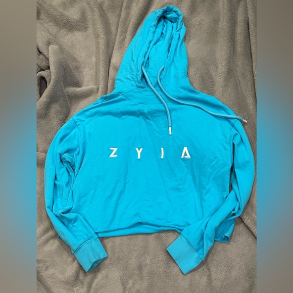 ZYIA CROPPED HOODIE - Picture 2 of 2